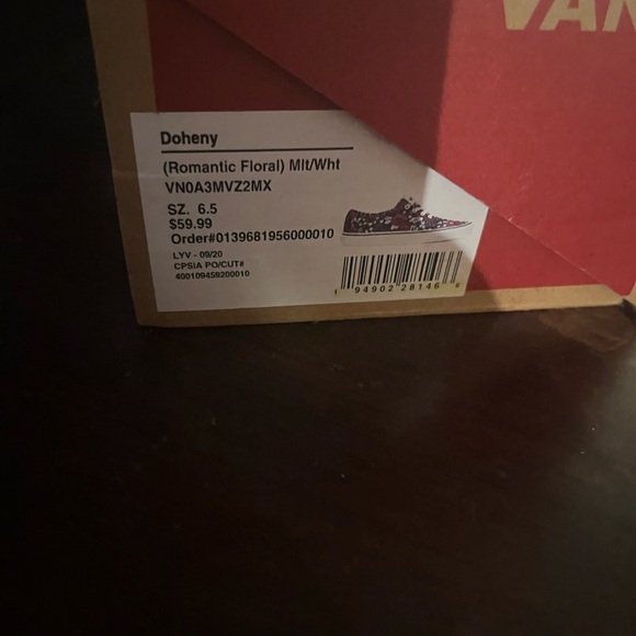 Vans - Picture 3 of 4